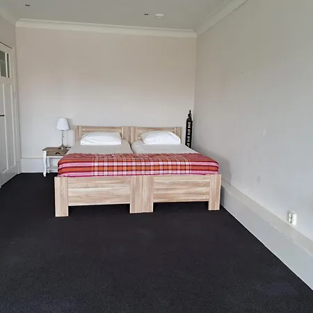 Chang Egmond aan den Hoef