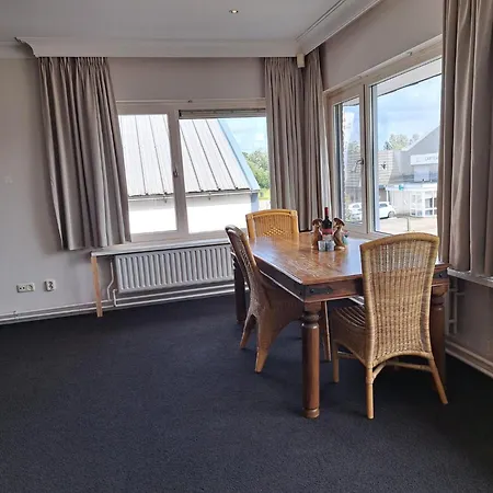 Chang 埃赫蒙德·安登胡夫